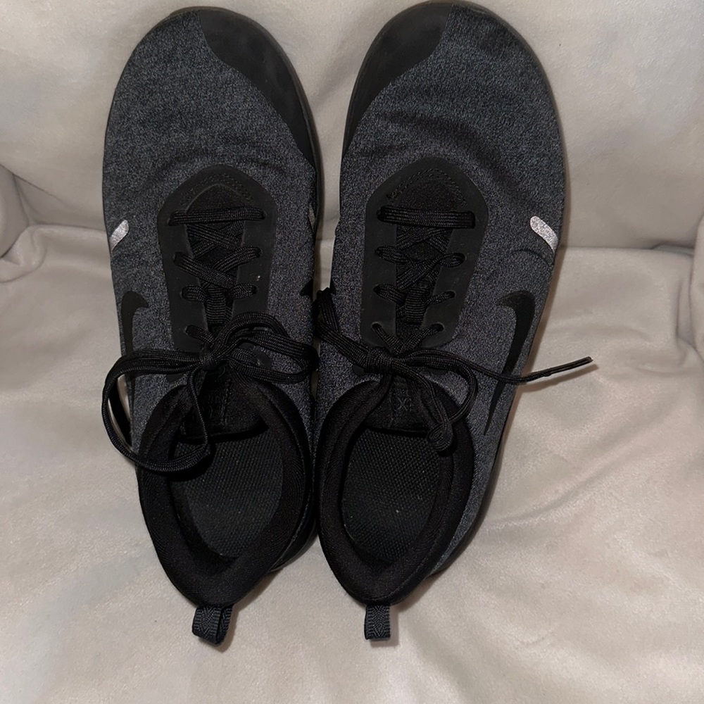 Nike Flex, 8W Men's, stretch fabric Black and Charcoal  sneaker, Nearly New